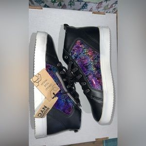 Madden NYC size 6 women shoes NWT black & purple